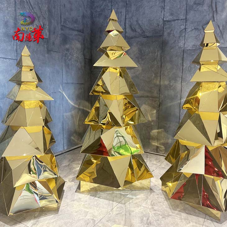 Christmas Lawn Decorations
